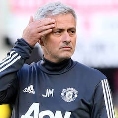 Mourinho: "Si Bale está en la puerta de salida, pelearé por él"