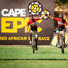 Campanada de Joubert y Du Toit en la etapa 5 de la Cape Epic