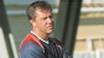 César Ferrando es crítico.