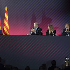 El Barça retira las medallas que concedió a Franco