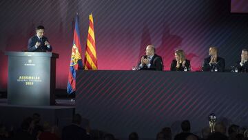 El Bar?a retira las medallas que concedi¨® a Franco