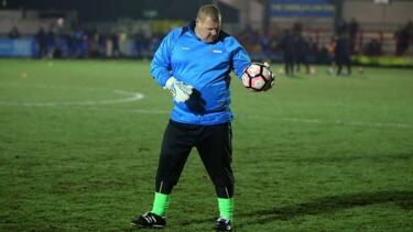 FA Cup aparece para aliviar a Ospina tras derrota en Munich