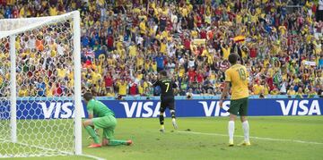 España cayó en la fase de grupos del Mundial de Brasil 2014. Villa jugó su último partido con la Selección el 23 de junio de 2014 ante Australia. En la foto el último gol que marcó.