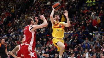 Milan (Italy), 26/01/2024.- Fc Barcelona's Dario Brizuela (R) drives up to the basket against EA7 Emporio Armani Milan's Nicolo Melli during the Euroleague basketball match EA7 Emporio Armani Milan vs Fc Barcelona at the Assago Forum, Milan, Italy, 26 January 2024. (Baloncesto, Euroliga, Italia) EFE/EPA/MATTEO BAZZI