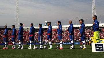 En la Roja hay inquietud por el uso excesivo de la cancha del Monumental