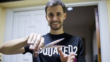 Álex Oliva, barbero del Atlético, en Los Ángeles de San Rafael.