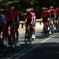 Buitrago lucha, pero pierde el liderato con Sivakov en Villarcayo