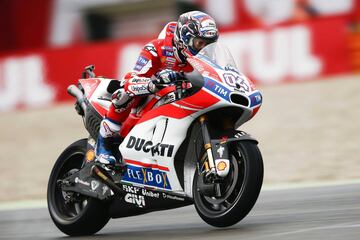 Andrea Dovizioso durante la clasificación en Assen. 
