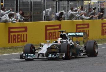 Cuarta victoria consecutiva para Lewis Hamilton.