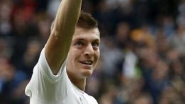Football Soccer - Real Madrid v Athletic Bilbao - Spanish Liga BBVA - Santiago Bernabeu stadium, Madrid, Spain - 13/02/16 Real Madrid's Toni Kroos celebrates his goal. REUTERS/Andrea Comas