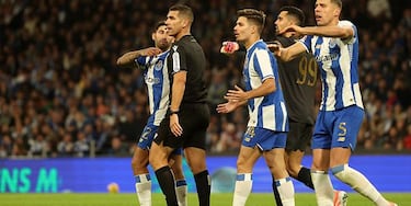 Un árbitro condena la presión del Porto: “Me pusieron la tele por mis 'errores'