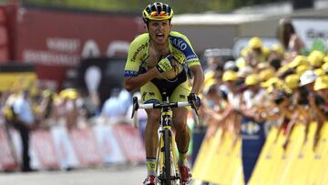 Rafal Majka celebra su triunfo en la cima de Risoul, inédita en el Giro de Italia, durante la 14ª etapa del Tour de Francia de 2014.