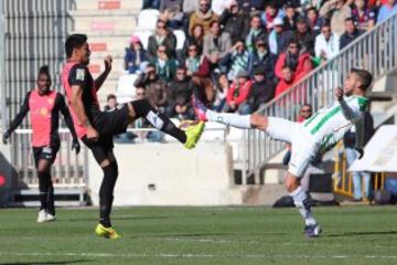 Rossi y Mauro luchan por un balón. 