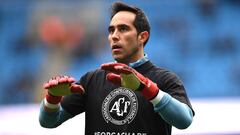 Claudio Bravo reconoce que Messi lo obligó a subir su nivel
