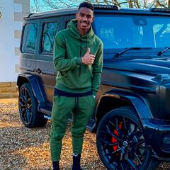 Junior Firpo y la moda de comprar coches de 300.000 euros por WhatsApp e Instagram