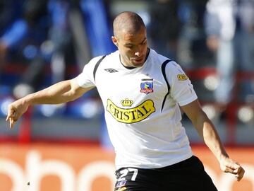 El indiscutible central de la selección de Venezuela jugó en Colo Colo. En 2009 jugó 15 partidos e hizo un autogol, antes de regresar a la liga de su país. 