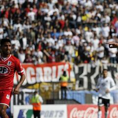 Barrios y Paredes le dan el triunfo a Colo Colo
