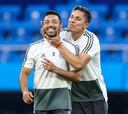Desde Alemania, Marco Fabián y Salcedo bailan el "viejo lesbiano"