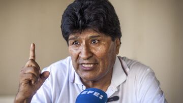Atacan con 18 disparos el coche que transportaba a Evo Morales