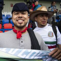 Aficionados mexicanos le ponen color a la práctica de México