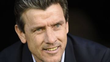 Juan Carlos Unzué sonríe antes del inicio del partido disputado por el Celta contra el Barcelona.