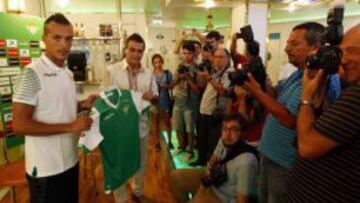 Foued Kadir: "Subir con el Betis es un desafío para mí"