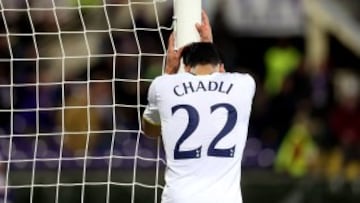 Nacer Chadli lamenta una ocasión perdida.