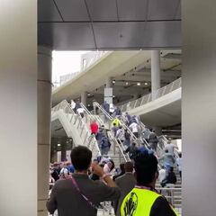 Esta estampida de centenares de ingleses para colarse en Wembley desata el pánico
