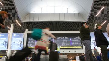 Turista uruguayo avisa que lleva una bomba, provoca operativo en el Aeropuerto de Santiago y se trataba de “una broma”