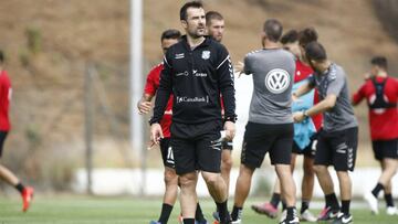 16/10/19 SANTA CRUZ
ENTRENAMIENTO DEL CD TENERIFE
LOPEZ GARAI ENTRENADOR DEL CD TENERIFE