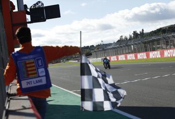 El piloto mallorquín ha conseguido proclamarse campeón del mundo de MotoGP tras acabar séptimo en el Gran Premio de Valencia. 