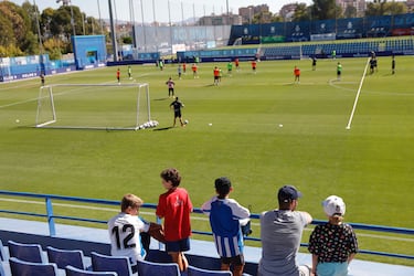 El Espanyol recobra la normalidad ante medio millar de aficionados