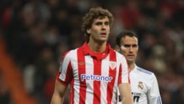 Y en verano aterrizará Kun, Llorente o Rooney