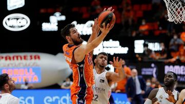 El Valencia corta la hist車rica racha blanca y vuelve a creer