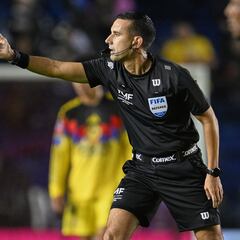 La polémica llegó al América vs Pumas con un dudoso penalti