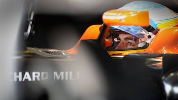 Fernando Alonso en su McLaren Honda durante el GP de Australia.