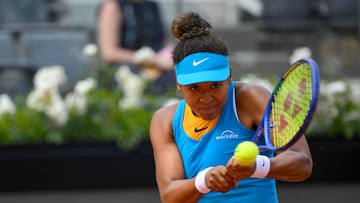 Rome (Italy), 07/05/2025.- Naomi Osaka of Japan in action during her women's singles match against Sara Errani of Italy (not pictured) at the Italian Open tennis tournament in Rome, Italy, 07 May 2025. (Tenis, Italia, Japón, Roma) EFE/EPA/FABRIZIO CORRADETTI