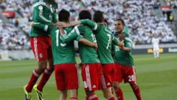 Los jugadores de M&eacute;xico celebran uno de los goles conseguidos ante Nueva Zelanda.