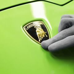 ¿Cómo Lamborghini pasó de producir unos cuántos autos a miles de unidades?