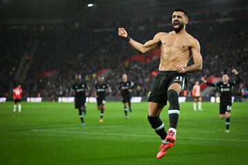 Mohamed Salah, jugador del Liverpool, celebra el segundo gol anotado ante el Southampton.