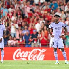 Ancelotti cambia a los dos laterales y mantiene el tridente