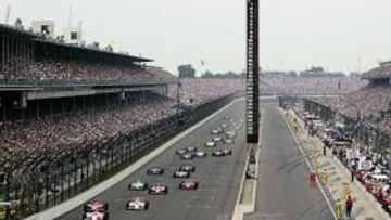 <b>CON LAS GRADAS ABARROTADAS. </b>La imagen del óvalo de Indiana lleno, hasta la bandera de espectadores, es habitual año tras año cuando llega esta cita única.