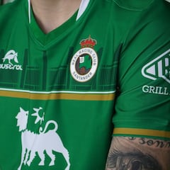 El Ayuntamiento hace spoiler: camiseta verde en el Racing
