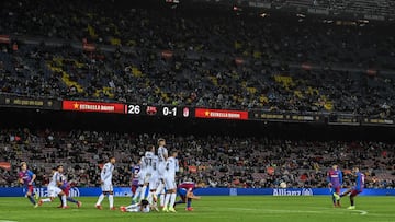 BARCELONA, SPAIN - SEPTEMBER 20: Memphis Depay of FC Barcelona takes a free-kick during the La Liga Santander match between FC Barcelona and Granada CF at Camp Nou on September 20, 2021 in Barcelona, Spain. (Photo by David Ramos/Getty Images)