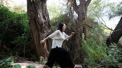 El secreto de la felicidad está en el concepto japonés ‘oubaitori’, que esta artista aplica desde un pueblo de Granada