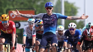 Stewart sorprende con Evenepoel de amarillo pese a una caída