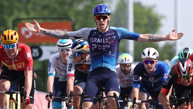 Stewart sorprende con Evenepoel de amarillo pese a una caída