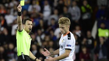 Zwayer, Frankowski y Boiko, árbitros para Granada, Real Sociedad y Villarreal