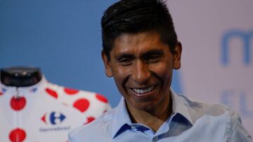 Nairo Quintana llorando en el homenaje y despedida del Movistar Team