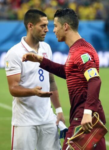 Clint Dempsey y Cristiano Ronaldo antes del partido.